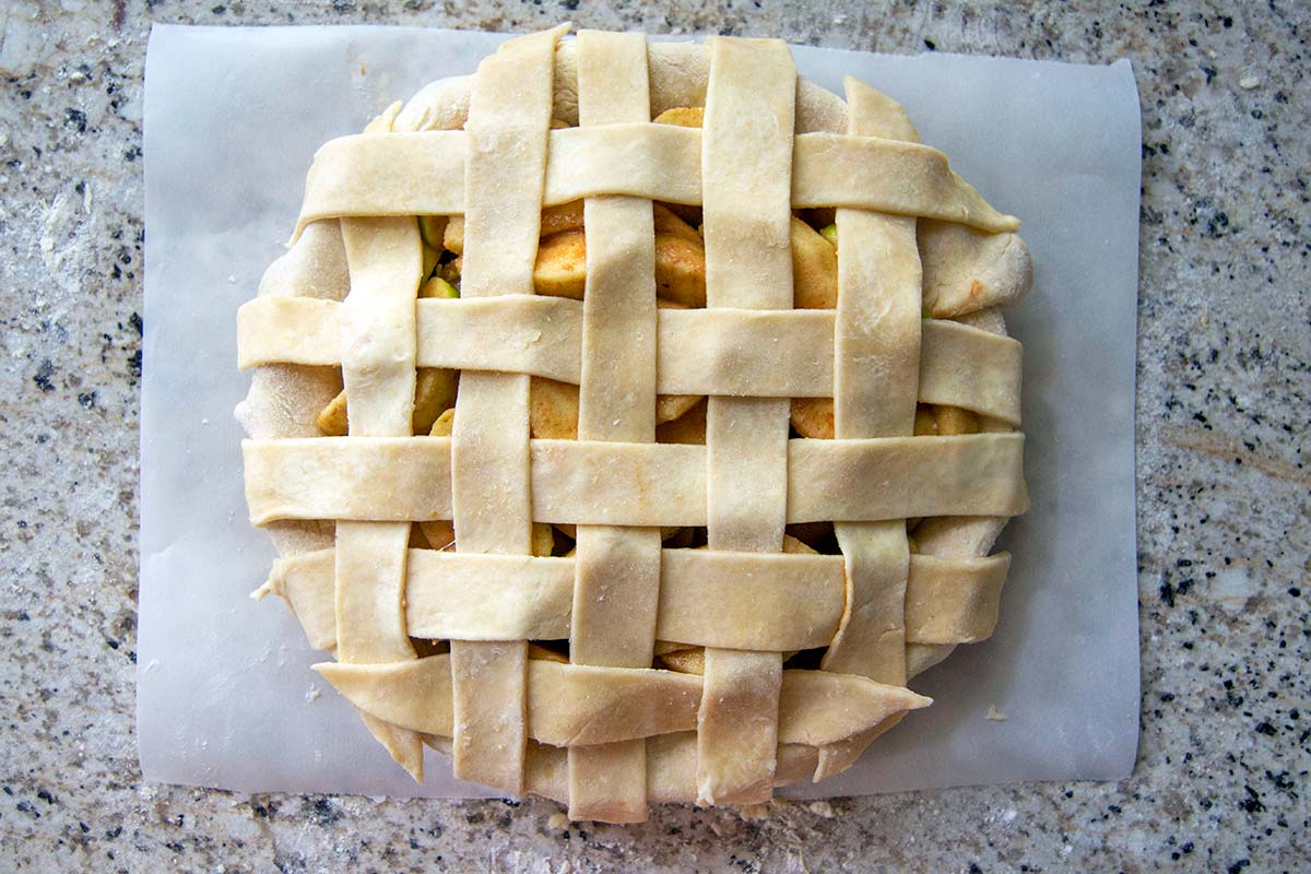 Fully woven lattice pie crust